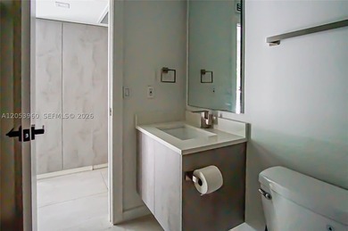 Beautifully maintained townhome in Pine Island Ridge (Woodvale) - photo 11