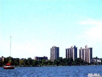 Luxury High Rise Building . Largest Deluxe One Bedroom With A - photo 14