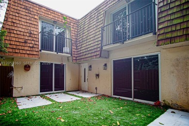 Beautifully maintained townhome in Pine Island Ridge (Woodvale) - photo 26
