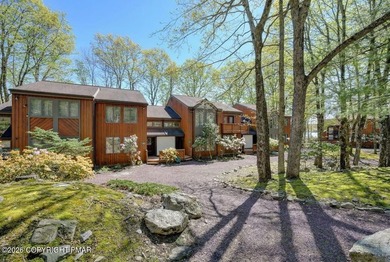 Big Boulder Lake Townhome/Townhouse For Sale in Lake Harmony Pennsylvania