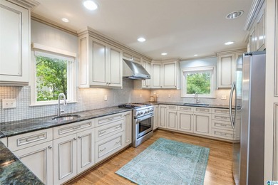 Welcome to this beautifully maintained 5-bedroom, 3-bath brick - photo 12