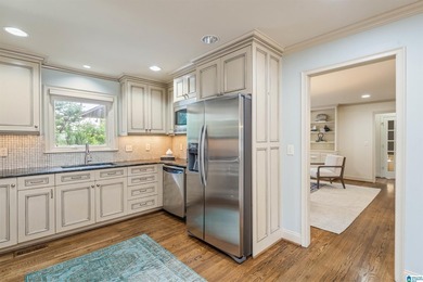 Welcome to this beautifully maintained 5-bedroom, 3-bath brick - photo 17