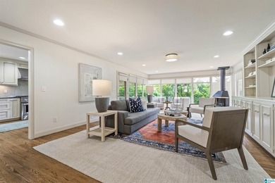 Welcome to this beautifully maintained 5-bedroom, 3-bath brick - photo 19