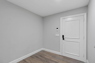 Welcome to this stunning three-bedroom, two-and-a-half-bath - photo 3