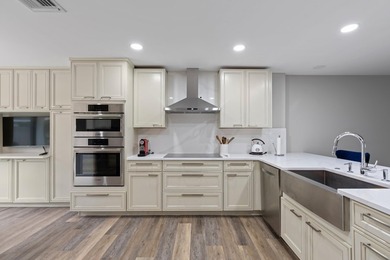Welcome to this stunning three-bedroom, two-and-a-half-bath - photo 5