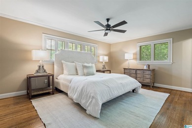 Welcome to this beautifully maintained 5-bedroom, 3-bath brick - photo 26