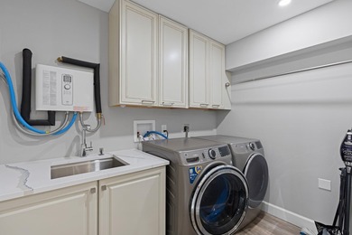 Welcome to this stunning three-bedroom, two-and-a-half-bath - photo 10