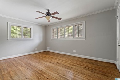 Welcome to this beautifully maintained 5-bedroom, 3-bath brick - photo 35