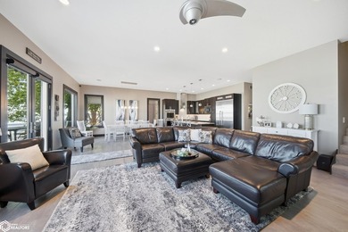 Magnificent lakefront home offering exceptional value, quality - photo 4
