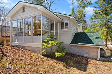 Move-in ready and made for relaxing, this charming 2-bedroom - photo 3