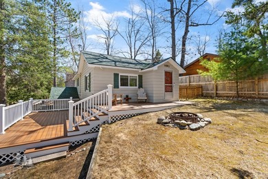 Move-in ready and made for relaxing, this charming 2-bedroom - photo 6