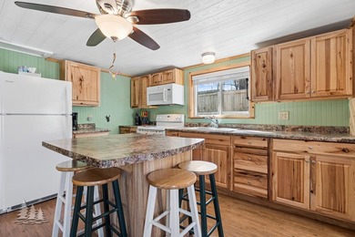 Move-in ready and made for relaxing, this charming 2-bedroom - photo 7
