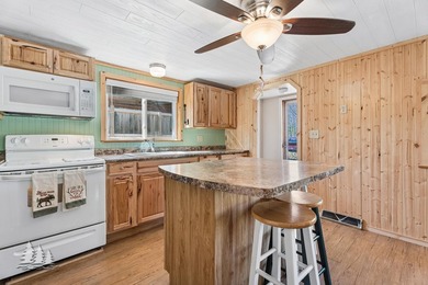 Move-in ready and made for relaxing, this charming 2-bedroom - photo 8
