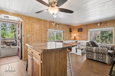 Move-in ready and made for relaxing, this charming 2-bedroom - photo 9
