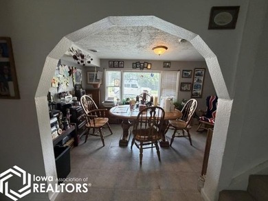 Looking for the perfect starter home at Holiday Lake with room - photo 6
