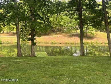 LOCATION LOCATION! WOW What a beautiful property we have here my - photo 2