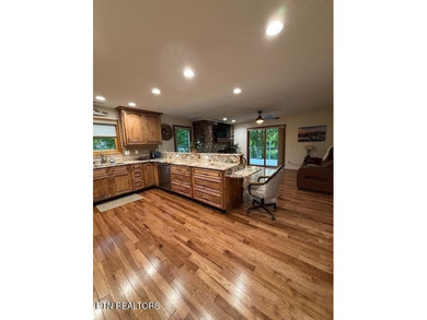 LOCATION LOCATION! WOW What a beautiful property we have here my - photo 7