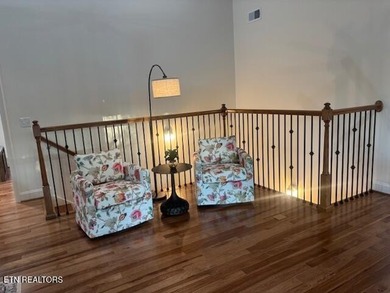 LOCATION LOCATION! WOW What a beautiful property we have here my - photo 10