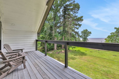 Beautiful Designed Waterview Home - photo 10