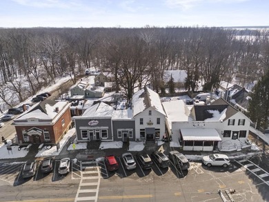 Commercial building on the Galena square. Built in 2019 you can - photo 11