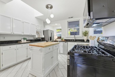 OFFERS TO BE REVIEWED TUE 7/14 AT NOON. Back on the market at no - photo 13