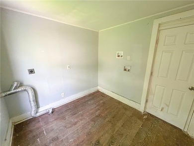 This spacious 4-bedroom, 1.5-bath Colonial in the City of - photo 17