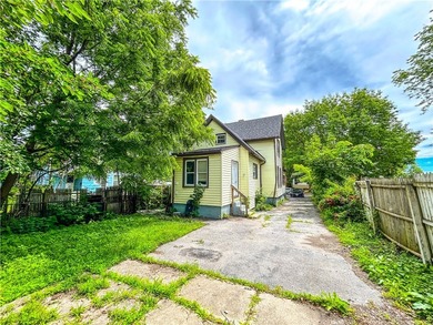 This spacious 4-bedroom, 1.5-bath Colonial in the City of - photo 20