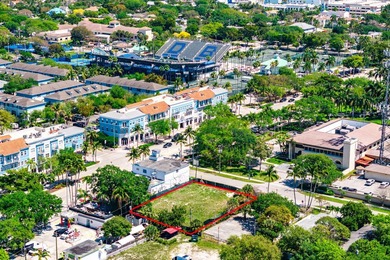 Incredible location in the HEART of Delray Beach. The lot is - photo 4