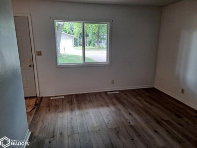Come check out this fully remodeled duplex in Clear Lake! Both - photo 4