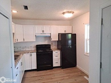 Come check out this fully remodeled duplex in Clear Lake! Both - photo 6