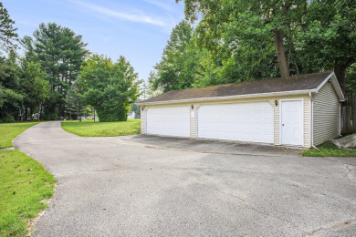 (private lake, pond, creek) Home Active Under Con in Niles Michigan