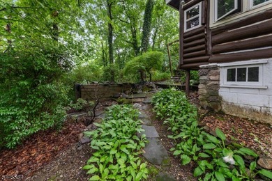 Charming LOG CABIN Home in Greenwood Lake's sought after - photo 4