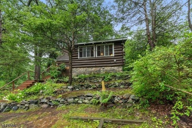 Charming LOG CABIN Home in Greenwood Lake's sought after - photo 5