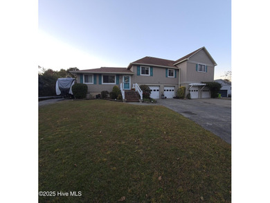 Trent River Home For Sale in New Bern North Carolina