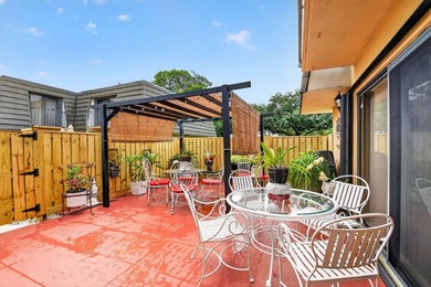 Impeccable 2-bedroom, 2.5-bath home located in a tranquil - photo 7