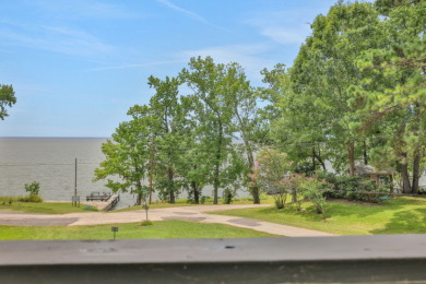 Beautiful Designed Waterview Home - photo 11