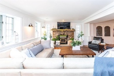 Introducing a Masterpiece of Luxury Living with high end - photo 8