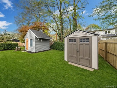 Welcome to this captivating, well maintained ranch in the - photo 22