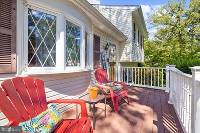 Welcome to this beautifully updated split-level home in - photo 4