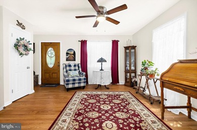 Welcome to this beautifully updated split-level home in - photo 6