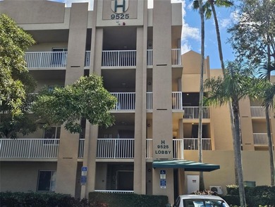 (private lake, pond, coastal) Condo For Sale in Tamarac Florida