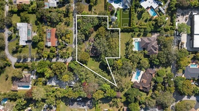 Own one of the largest lots in Pinecrest, spanning over 1.3 - photo 3
