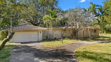 Own one of the largest lots in Pinecrest, spanning over 1.3 - photo 9