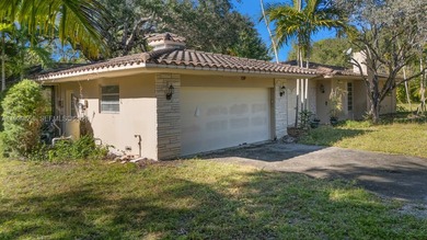 Own one of the largest lots in Pinecrest, spanning over 1.3 - photo 10