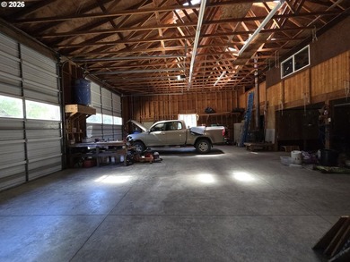 Private Acreage Retreat with Single-Level Living & Incredible - photo 3