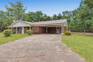 Move-in ready and priced to sell! This beautifully refreshed - photo 3