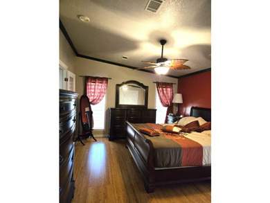 Beautifully maintained, furnished 3-bedroom, 2.5-bath waterfront - photo 11