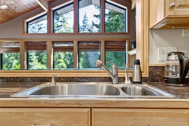 Gorgeous custom chalet on 20 secluded acres with stunning Mount - photo 11