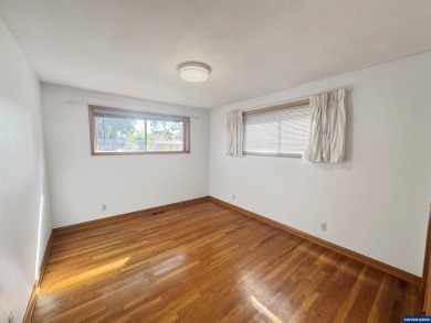 Open House  1/22/26  1-3pm  1/25/26 3-5pm Welcome home to this