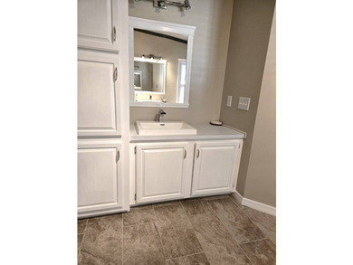 Beautifully maintained, furnished 3-bedroom, 2.5-bath waterfront - photo 16